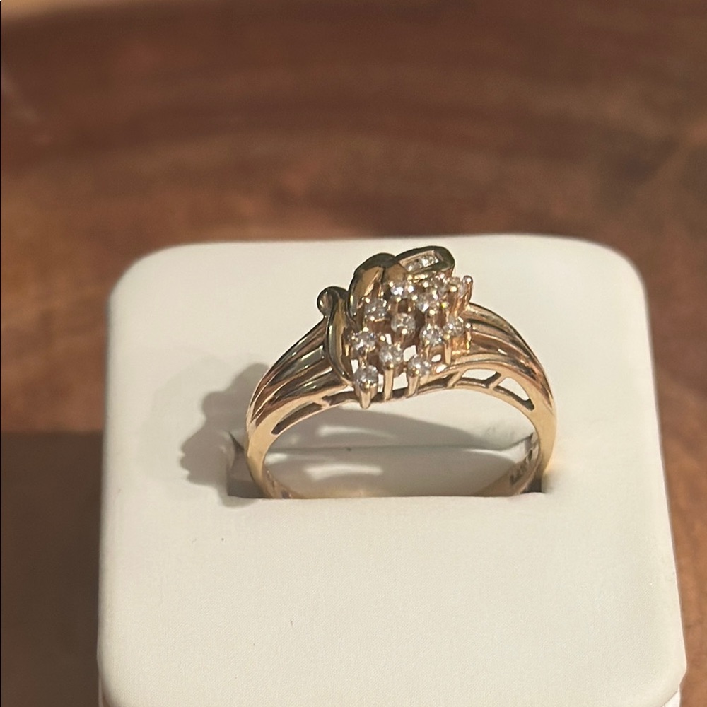 14 karat gold wave ring size 8 Elegant Gold Cluster Ring